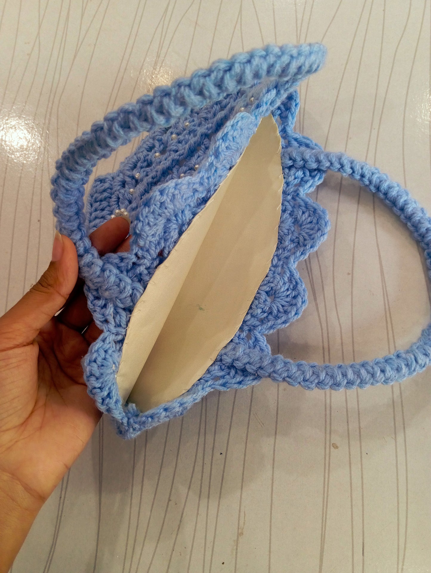 Crochet oyster bag